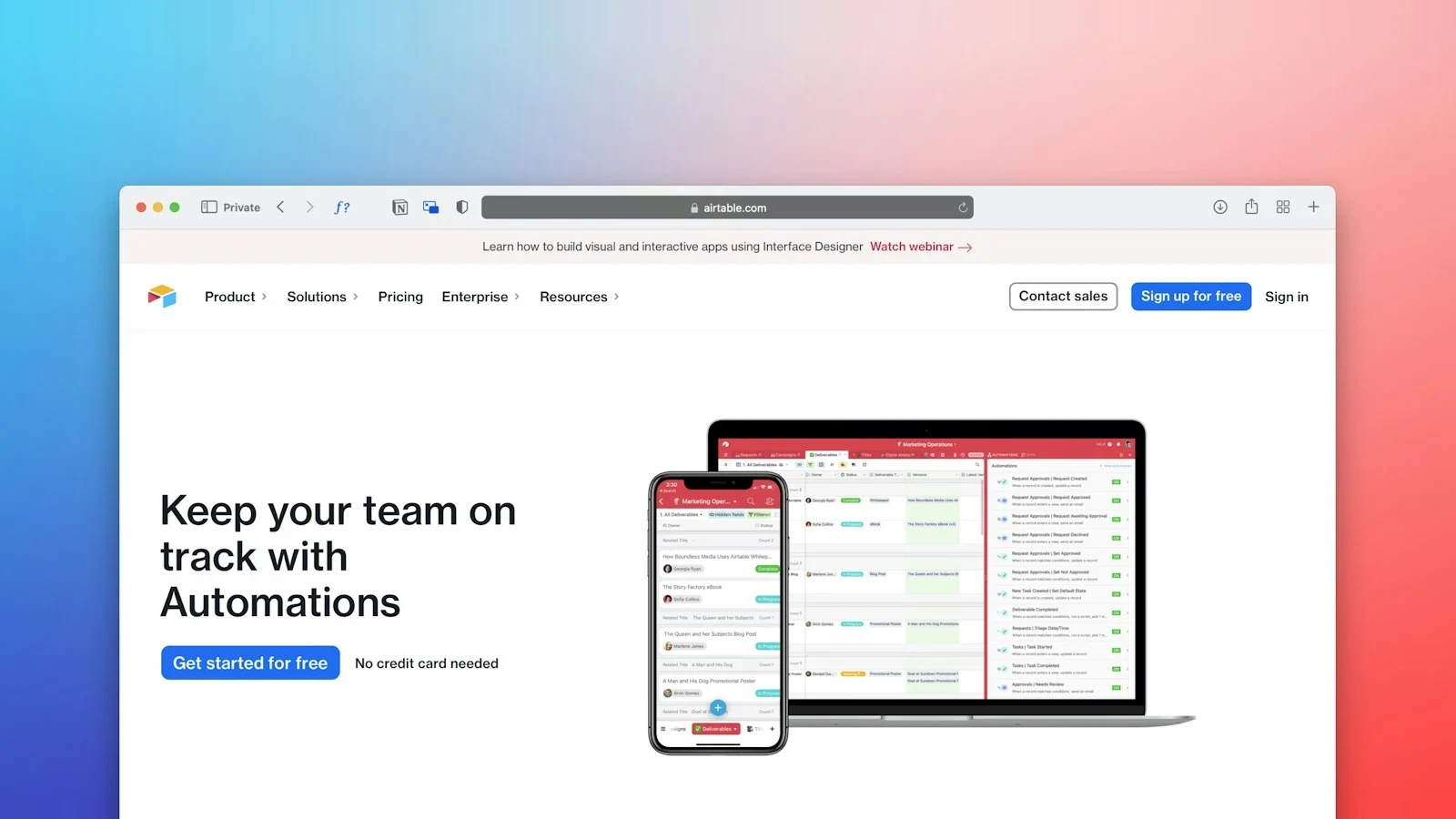 HR manager guiding remote new hires through an automated onboarding dashboard in a modern office